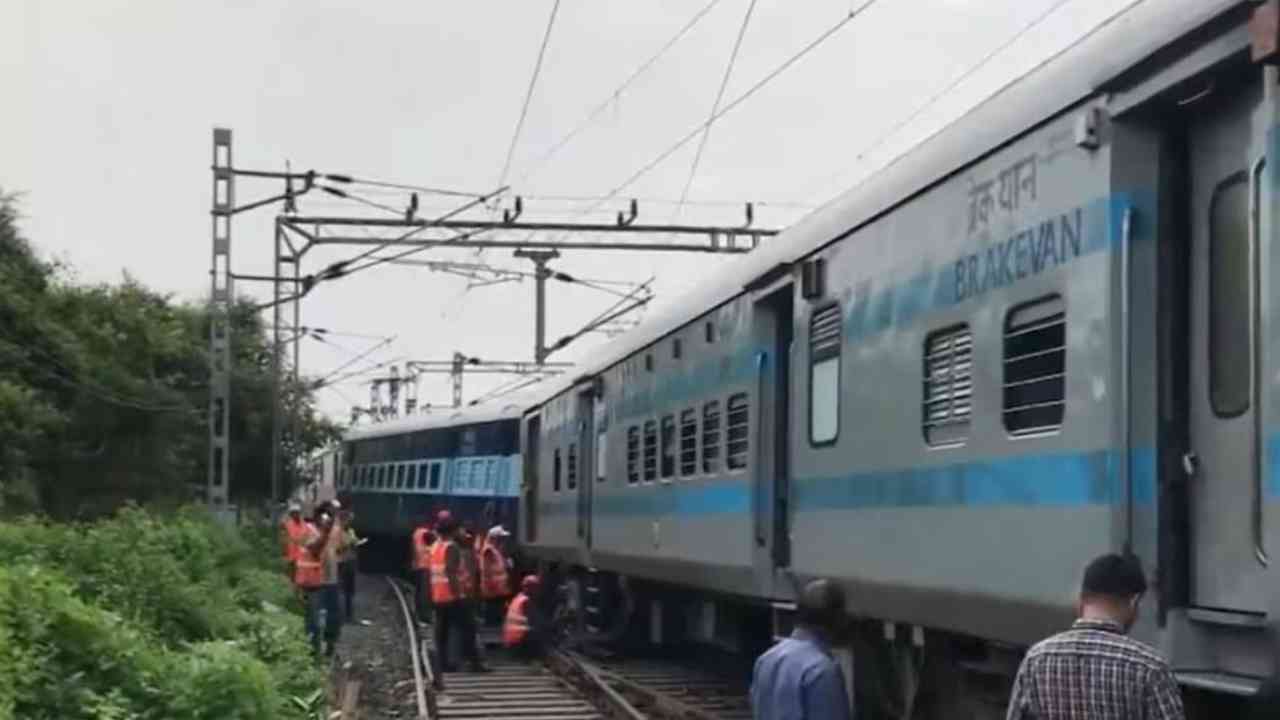 somnath express derailed